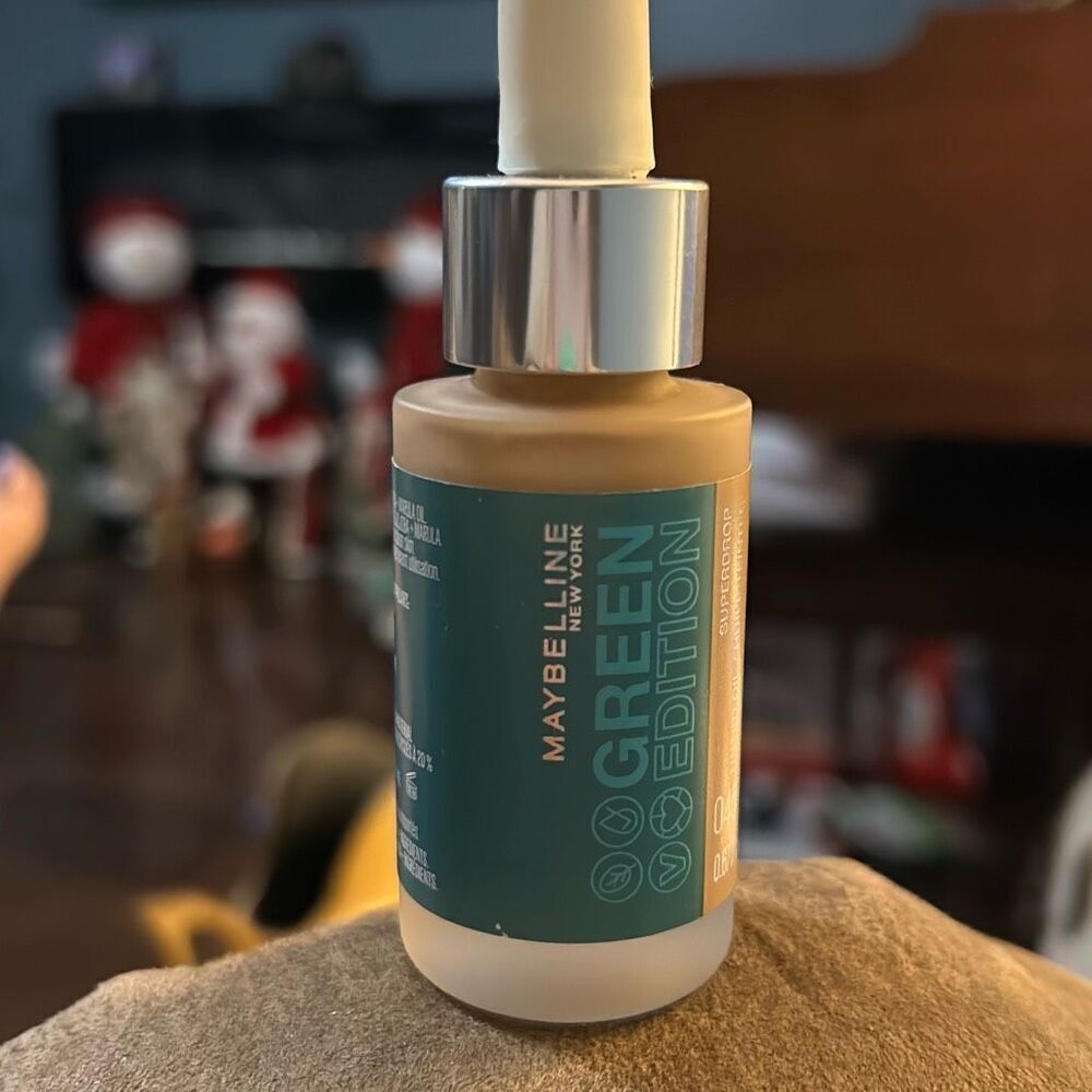 Maybelline Green Edition‎ Superdrop Tinted Oil Base Makeup, Color 040